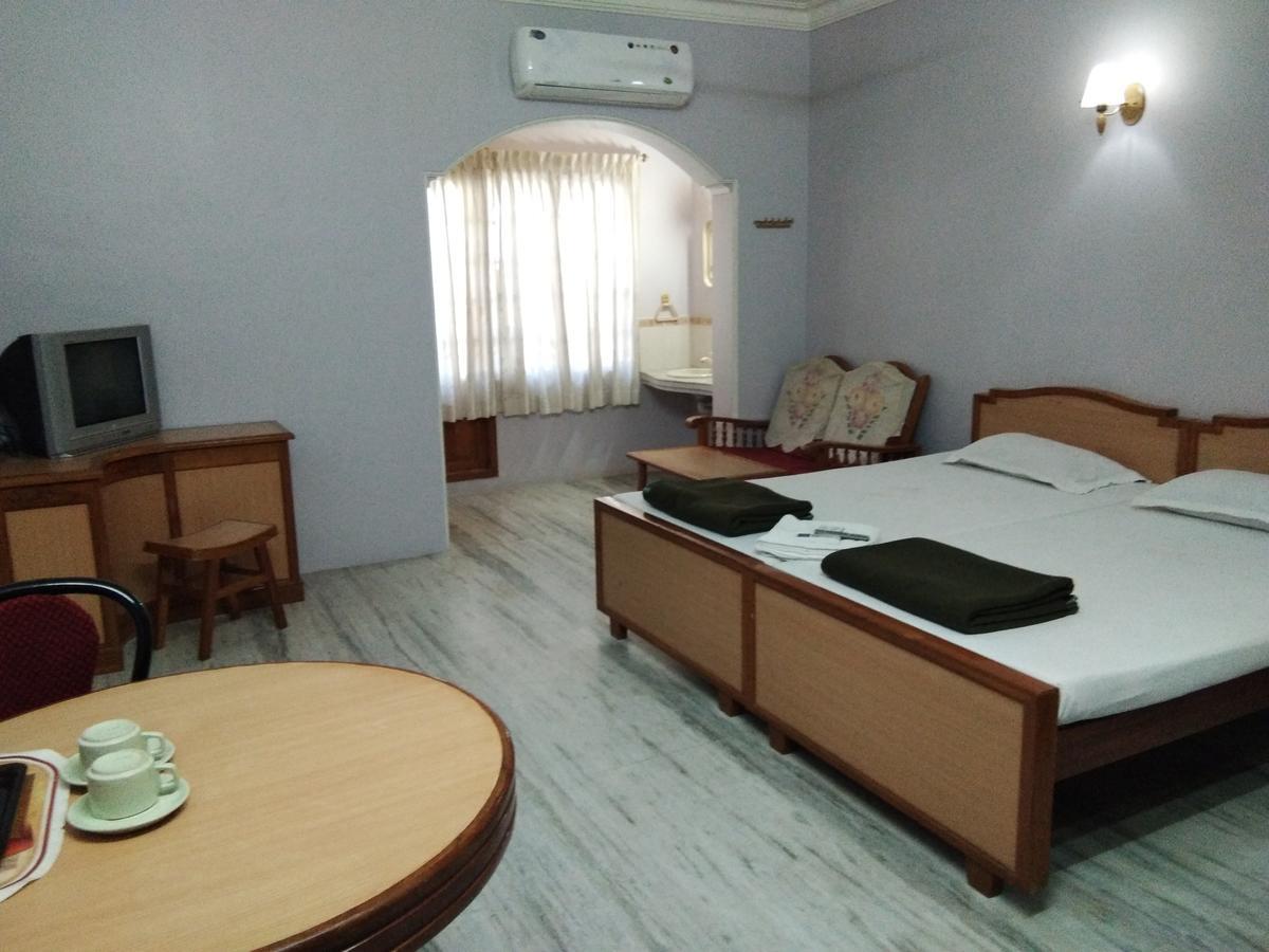 קניאקומרי Hotel Sivamurugan מראה חיצוני תמונה