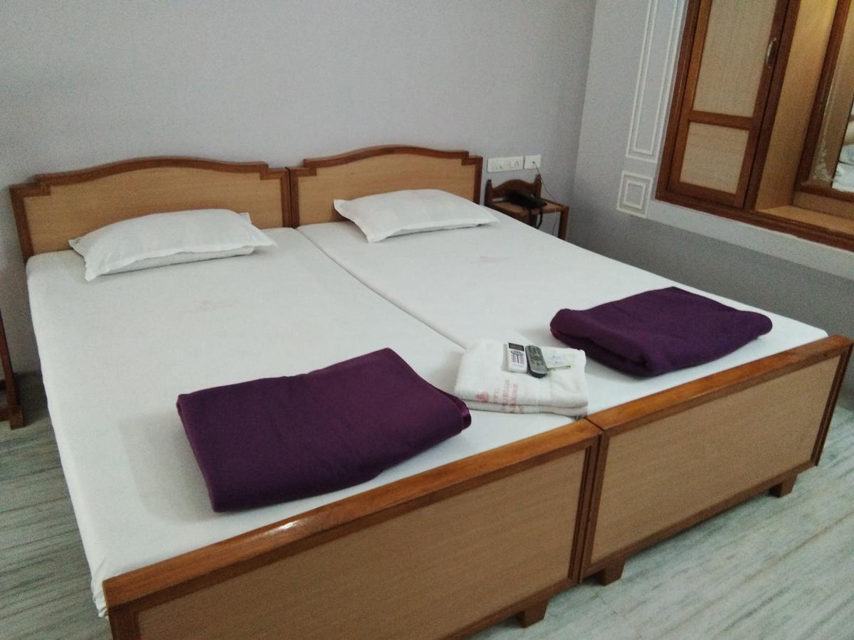 קניאקומרי Hotel Sivamurugan מראה חיצוני תמונה