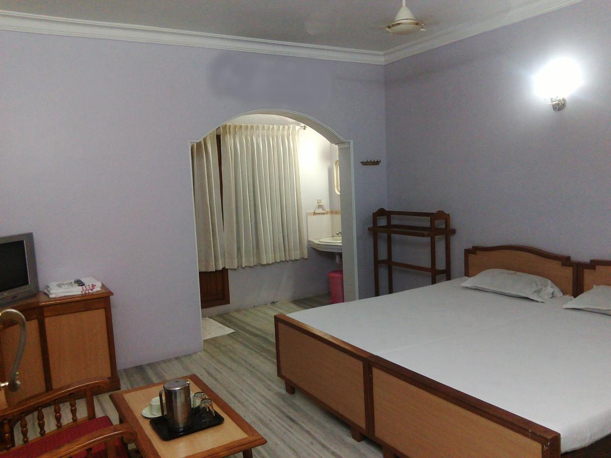 קניאקומרי Hotel Sivamurugan מראה חיצוני תמונה