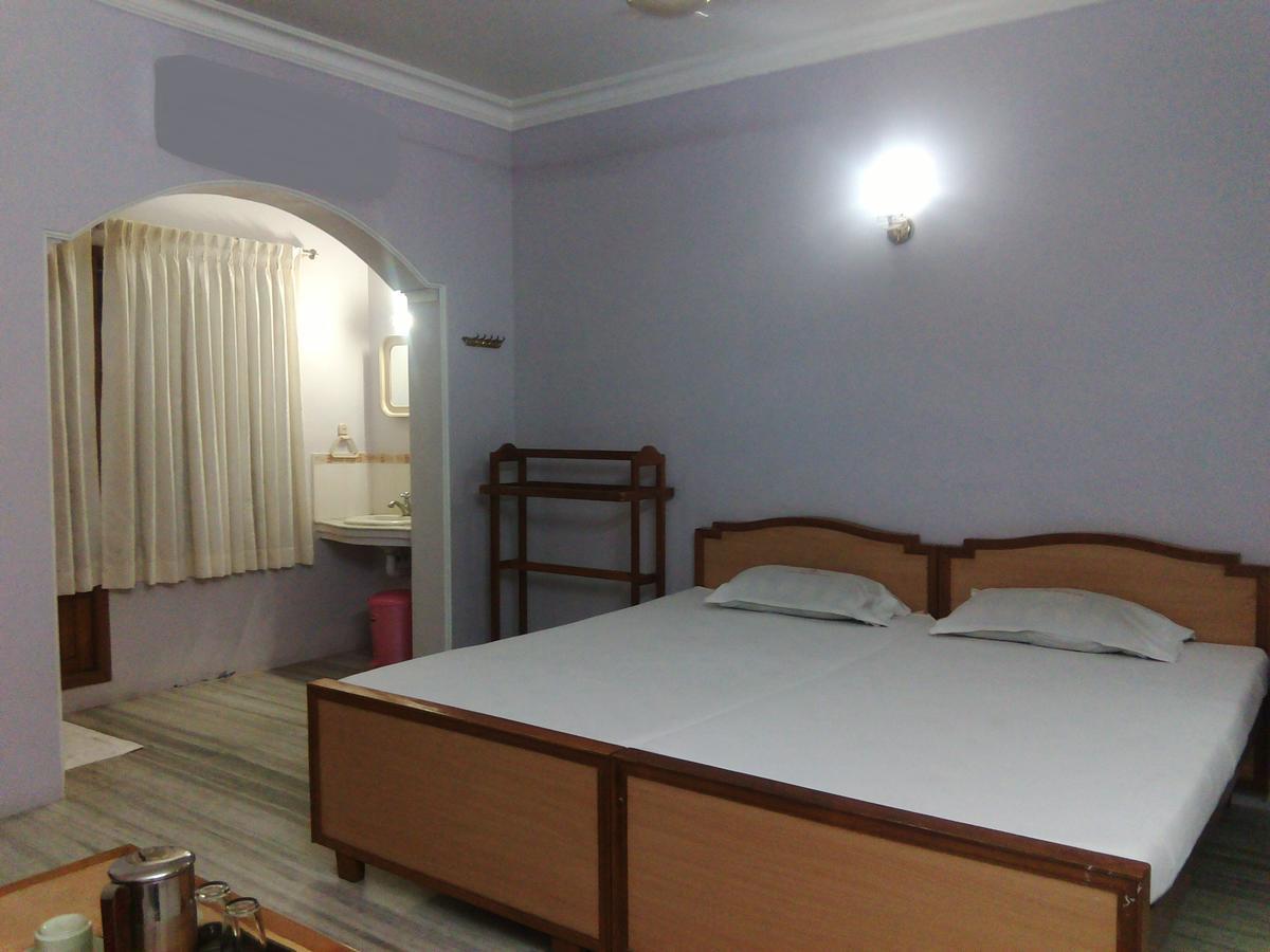 קניאקומרי Hotel Sivamurugan מראה חיצוני תמונה