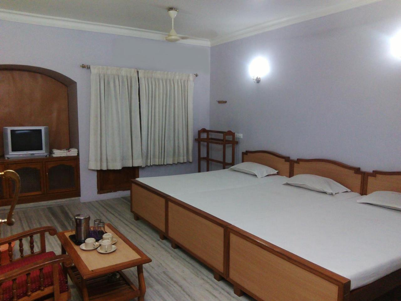 קניאקומרי Hotel Sivamurugan מראה חיצוני תמונה